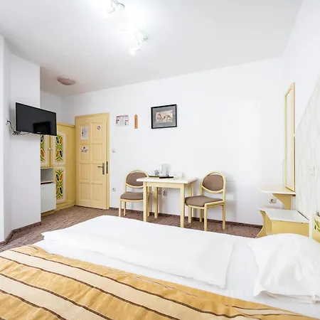 Sugas Hotel